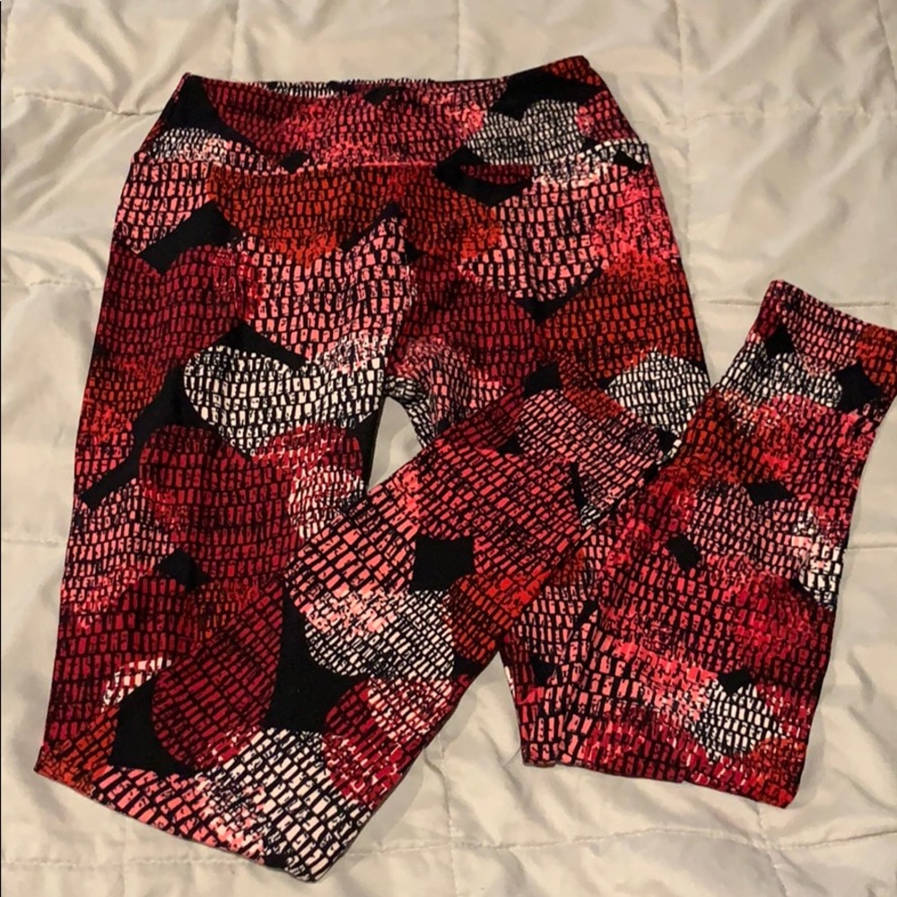 LuLaRoe heart leggings ♥️